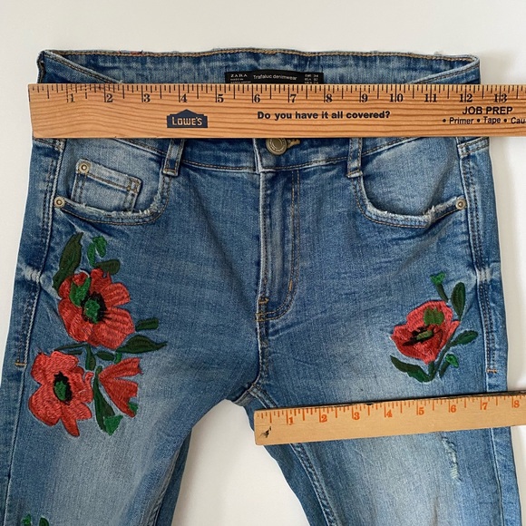 Zara Embroidered Damaged Skinny Jeans Women’s size 02 - Picture 4 of 12